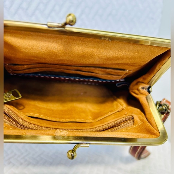 PATRICIA NASH Tooled Leather Kiss-Lock Wristlet Bag. 100% leather - Picture 4 of 10